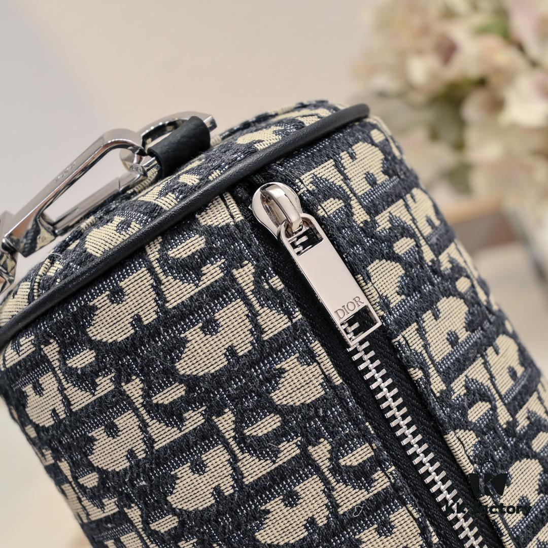 693094b76e68136f4d9aa0c6 Dior 2024 Pre-Spring New Arrival OBLIQUE Printed Canvas Cylindrical Tote Bag with Tiger Head Box 🐯🖤 Adjustable and Removable Strap in Black Fabric and Calfskin Unisex Design
