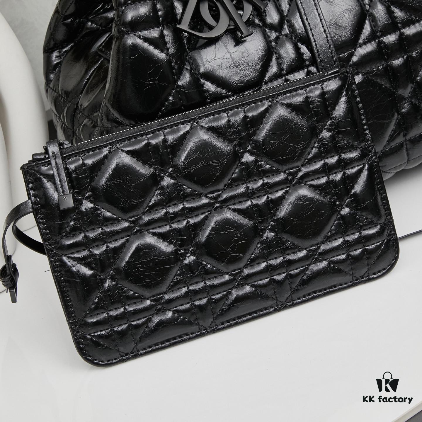 6930951d6e68136f4d9aa196 Medium-sized Oil-Waxed Calfskin Dior Toujours Bag