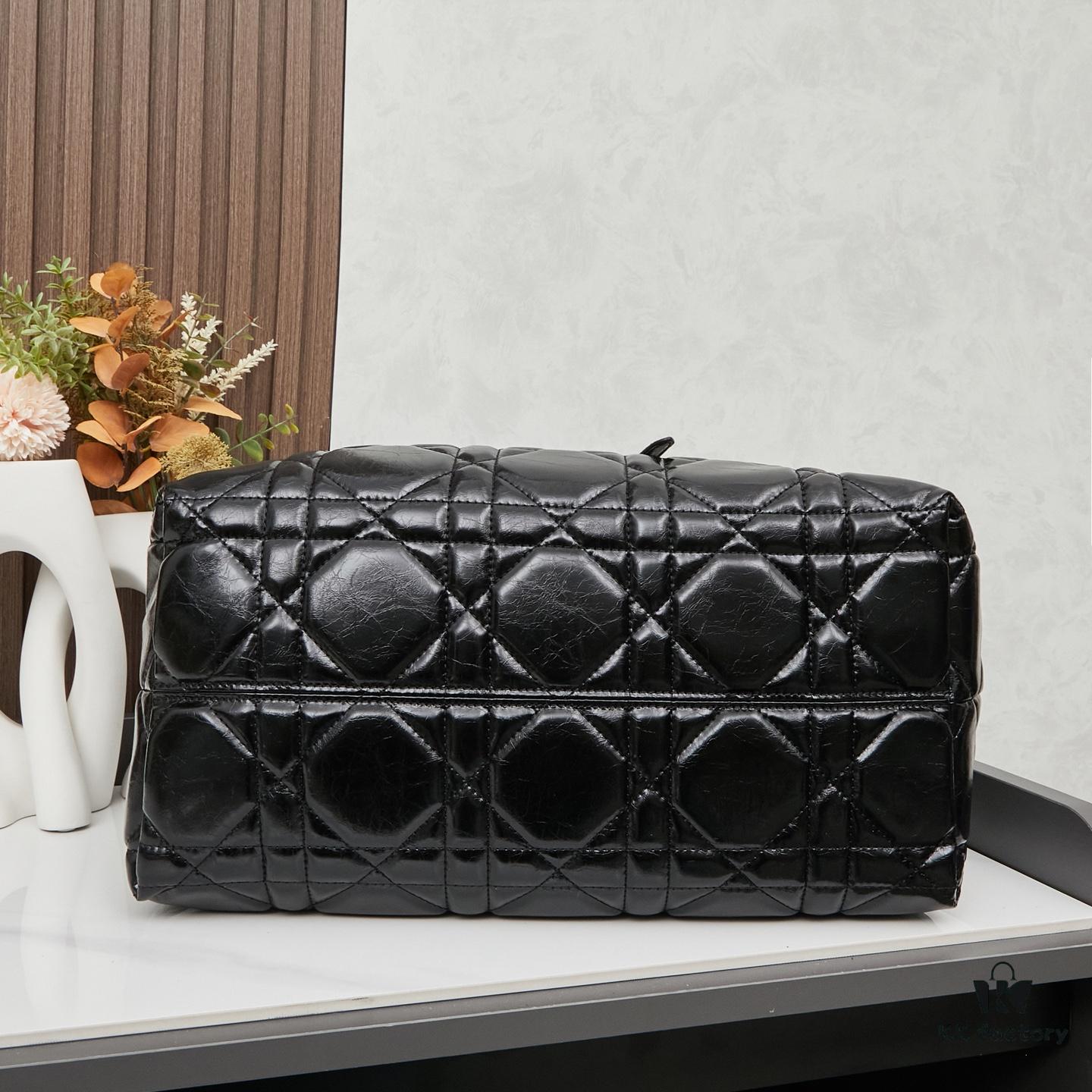 Large Oil-Waxed Calfskin Dior Toujours Bag