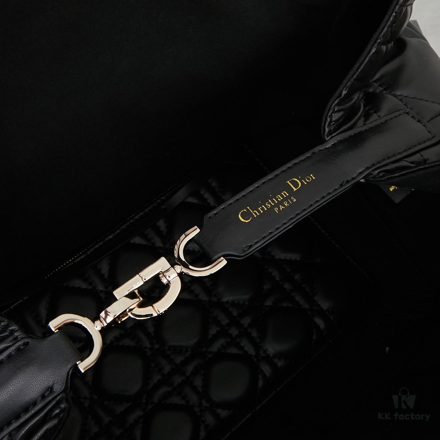 693095306e68136f4d9aa1b8 Large Dior Toujours Bag