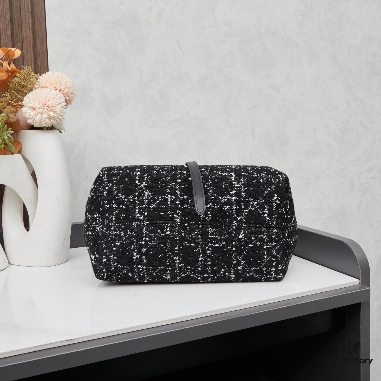 693095346e68136f4d9aa1be Dior Toujours Small Bag in Black Calfskin