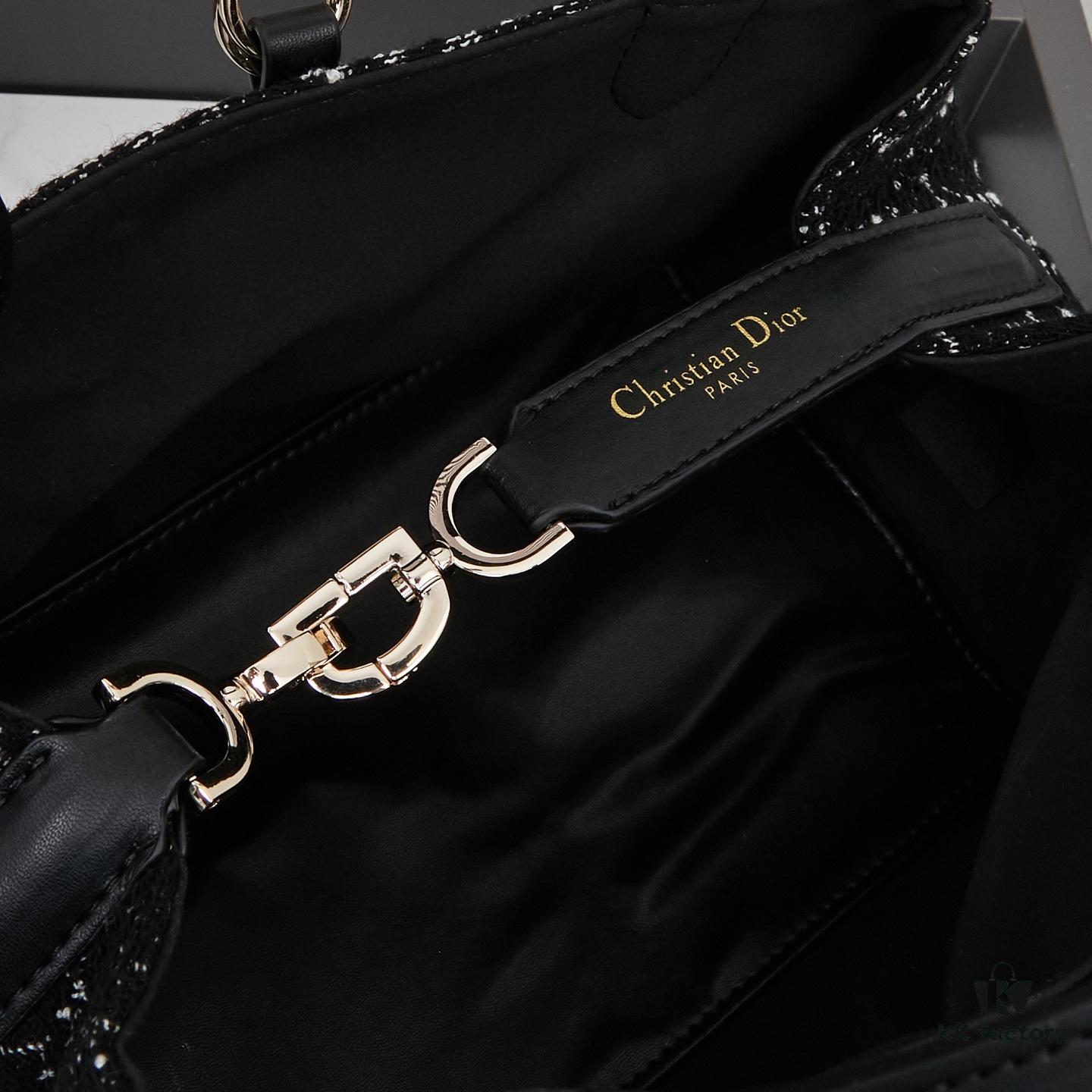 693095366e68136f4d9aa1c1 Dior Toujours Small Bag in Black Calfskin