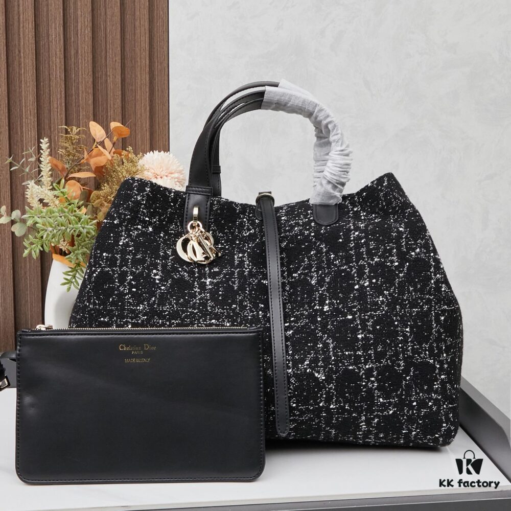 6930953c6e68136f4d9aa1cc Large Dior Toujours Bag