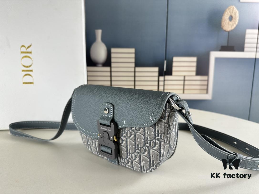 693095476e68136f4d9aa1e8 Dior Saddle Clutch with Shoulder Strap, Grainy Calfskin and Oblique Print
