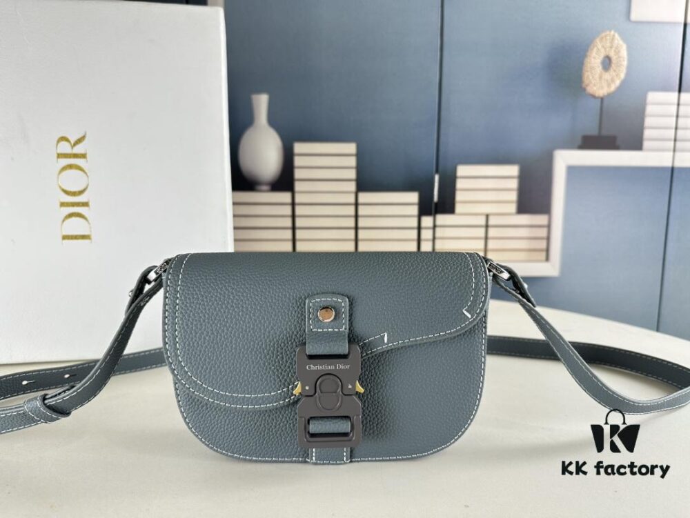 6930954a6e68136f4d9aa1f0 Dior Saddle Clutch with Shoulder Strap in Oblique Print Fabric and Black Grained Calfskin
