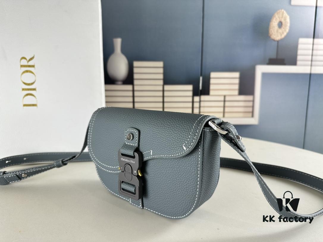 6930954b6e68136f4d9aa1f2 Dior Saddle Clutch with Shoulder Strap in Oblique Print Fabric and Black Grained Calfskin