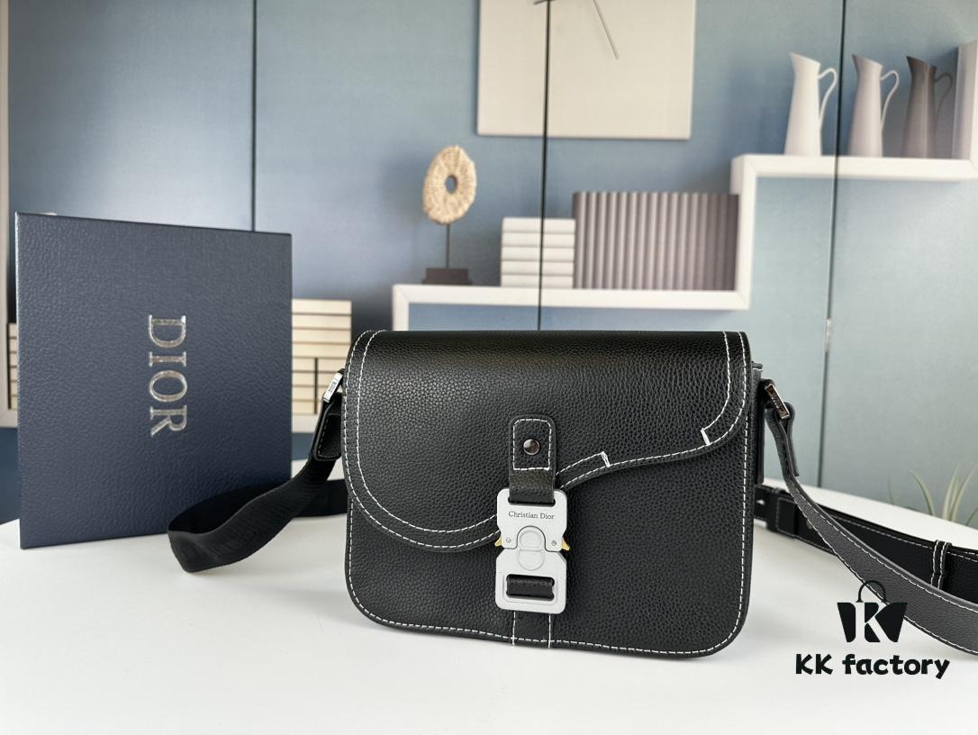 Box Included [Top Original Version] This miniature saddle messenger bag is exquisitely stylish, crafted from black grained cowhide leather and adorned with a flap closure and 'DIOR' signature, highlighting the refined charm of the saddle design. Spacious interior compartments with a patch pocket for organizing daily essentials. Equipped with an adjustable leather shoulder strap for versatile wear as a shoulder or crossbody bag.