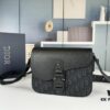 Box Included [Top Original Version] This mini saddle messenger bag is exquisitely fashionable, crafted from black grained cowhide leather with a flap closure and 'DIOR' signature, highlighting the refined charm of the saddle design. Spacious interior compartments with a patch pocket to store daily essentials. Equipped with an adjustable leather shoulder strap for shoulder or crossbody wear.