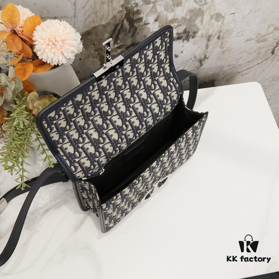 Large Size Di0r 30 Montaigne ♥️ Montaigne Bag