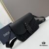 Box Included [Top Original Version] This mini saddle messenger bag is exquisitely stylish, crafted from black grained cowhide leather and adorned with a flap closure and 'DIOR' signature, highlighting the refined charm of the saddle design. Spacious interior compartments with a patch pocket allow for organized storage of daily essentials. Equipped with an adjustable leather shoulder strap for versatile wear as a shoulder or crossbody bag.