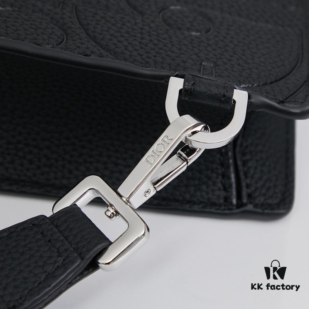 693095a96e68136f4d9aa2ae Dior Envelope Clutch with Box ||| Crafted from premium calf leather, this Dior envelope clutch draws inspiration from the brand's archives, featuring a signature Dior logo plaque on the front for elevated sophistication. Spacious zip compartment fits most smartphones, complemented by six card slots. Includes a detachable grained calfskin wrist strap with lobster clasp for versatile carrying options—either handheld or tucked into a larger handbag.