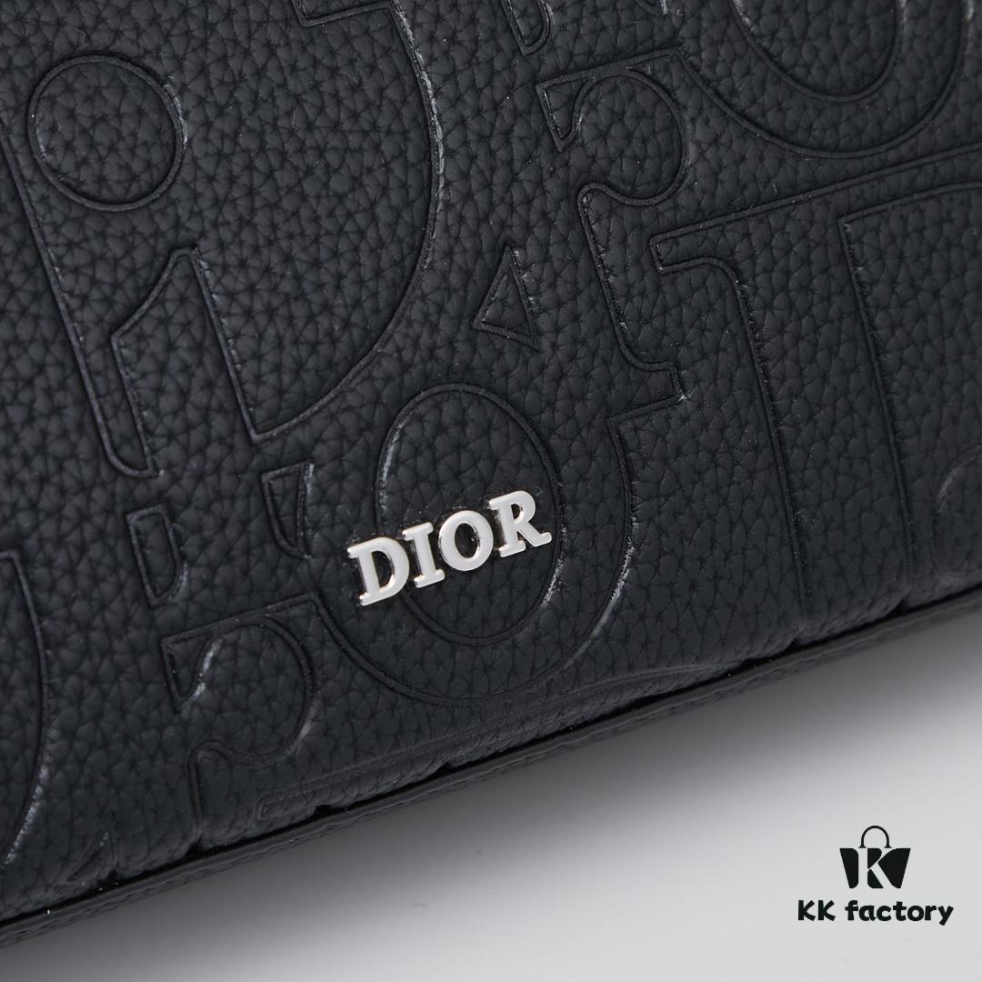 693095aa6e68136f4d9aa2af Dior Envelope Clutch with Box ||| Crafted from premium calf leather, this Dior envelope clutch draws inspiration from the brand's archives, featuring a signature Dior logo plaque on the front for elevated sophistication. Spacious zip compartment fits most smartphones, complemented by six card slots. Includes a detachable grained calfskin wrist strap with lobster clasp for versatile carrying options—either handheld or tucked into a larger handbag.
