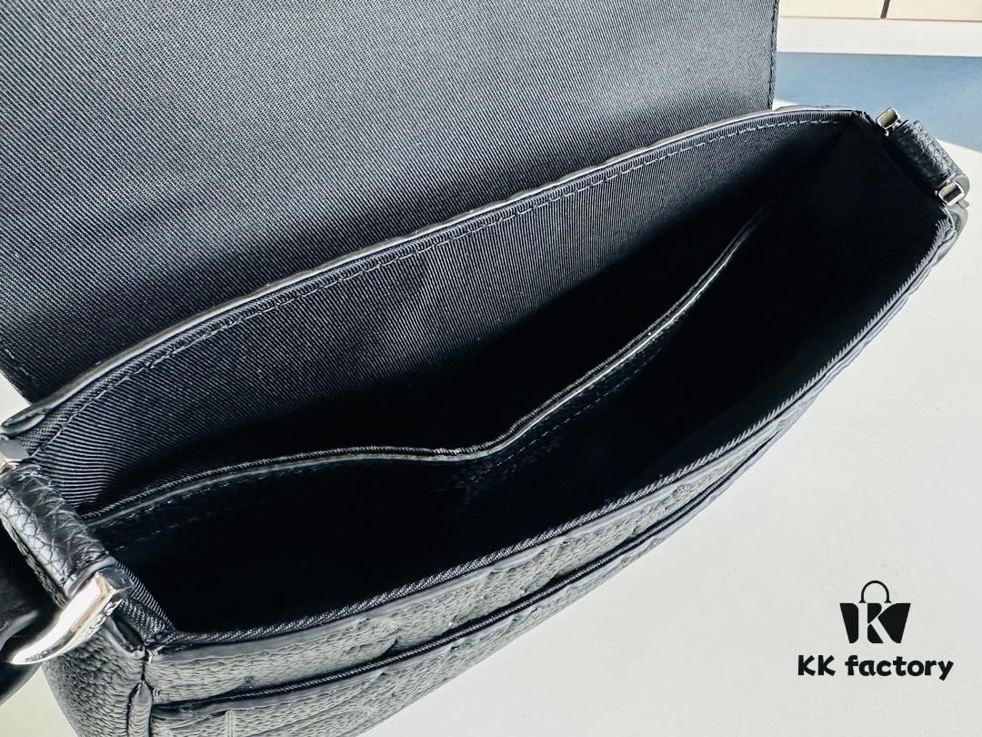 693095b46e68136f4d9aa2c5 Dior Messenger Bag for Men, Model 9045, Box Size 22x17x6 cm