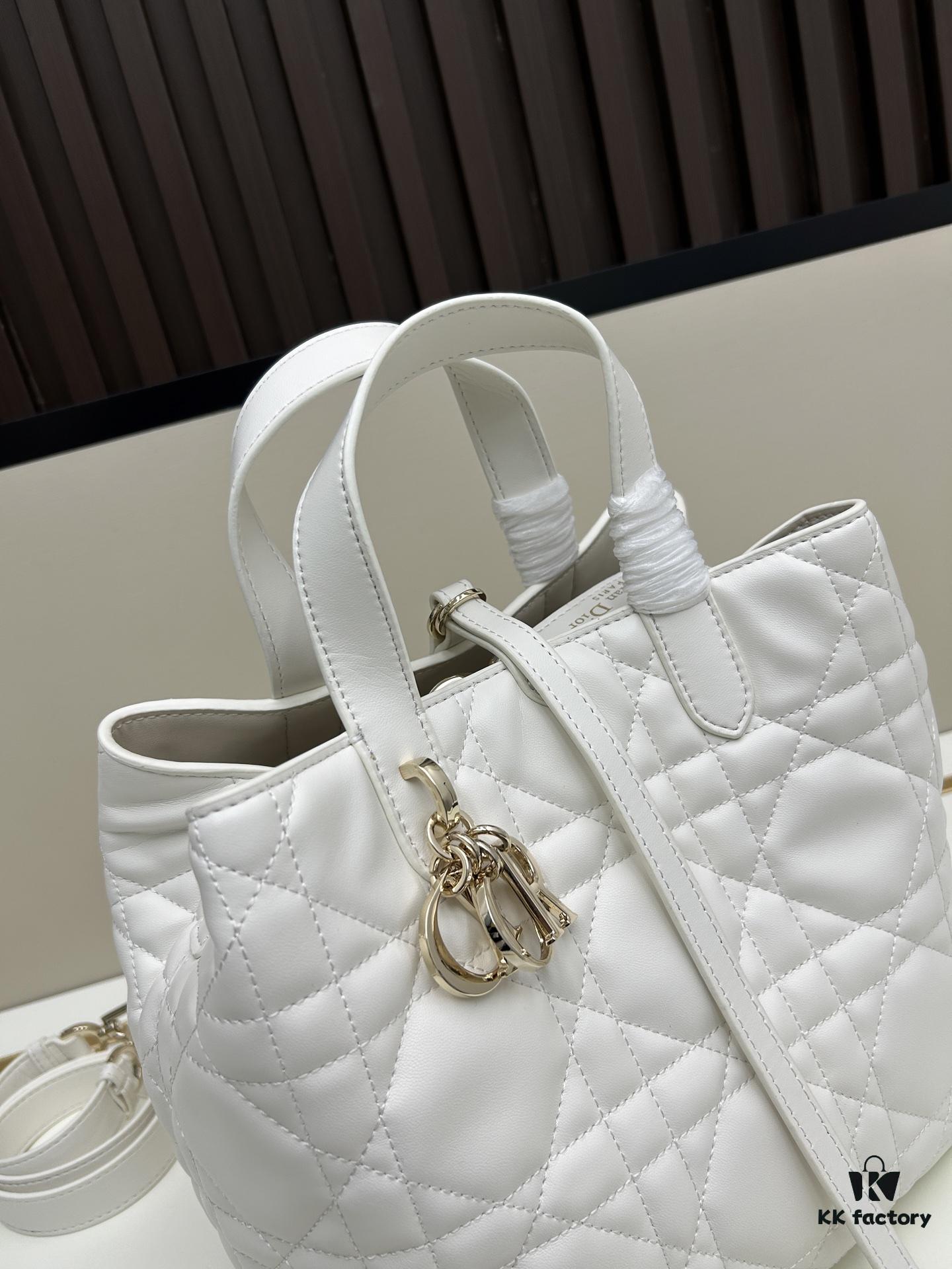 693095c66e68136f4d9aa2ea Dior Toujours Vertical Handbag in Blush Beige Calfskin with Cannage Stitching