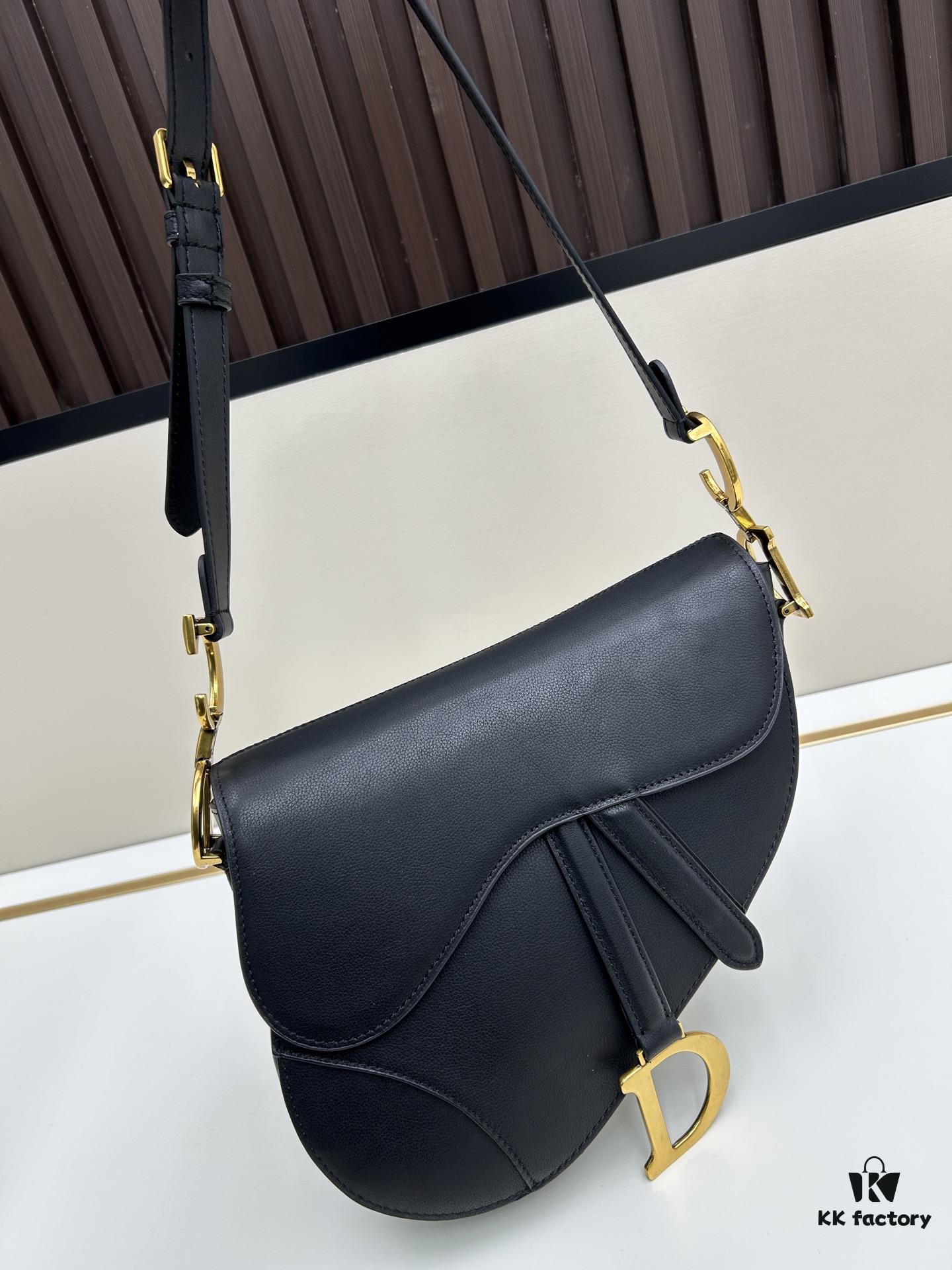 693095df6e68136f4d9aa316 Box Included. Monogram. Thin Strap. Large Size. Matching Hardware. Comes with Box. 【♥️Dior Saddle Monogram Collection♥️ Highest Version Online】【Includes Boutique Original Strap 🎁】