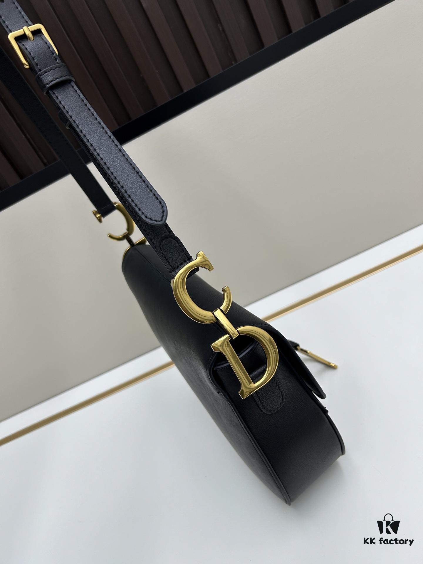 693095df6e68136f4d9aa318 Box Included. Monogram. Thin Strap. Large Size. Matching Hardware. Comes with Box. 【♥️Dior Saddle Monogram Collection♥️ Highest Version Online】【Includes Boutique Original Strap 🎁】