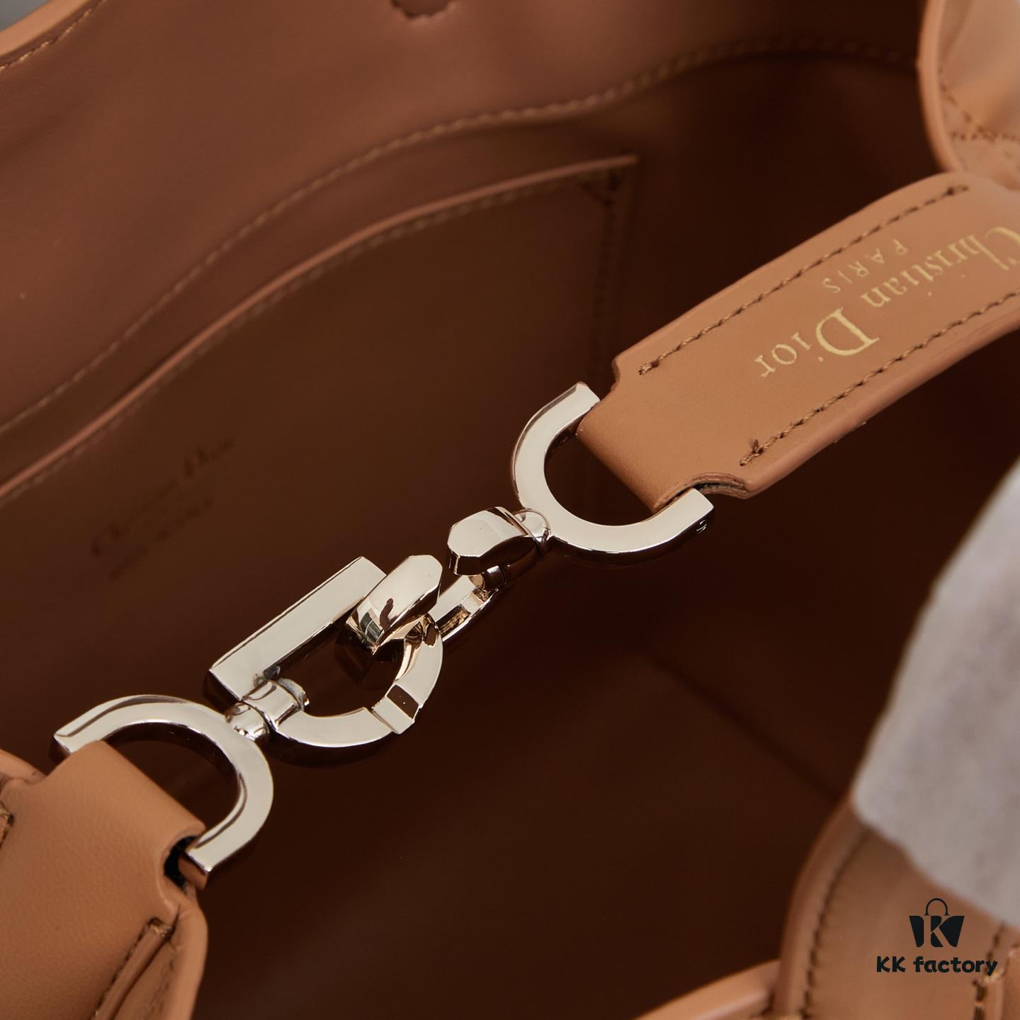 693095fc6e68136f4d9aa34e Medium Dior Toujours Vertical Handbag in Blush Beige Calfskin Leather