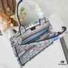 693096166e68136f4d9aa381 Original Order Embroidered Medium Di0r Book Tote