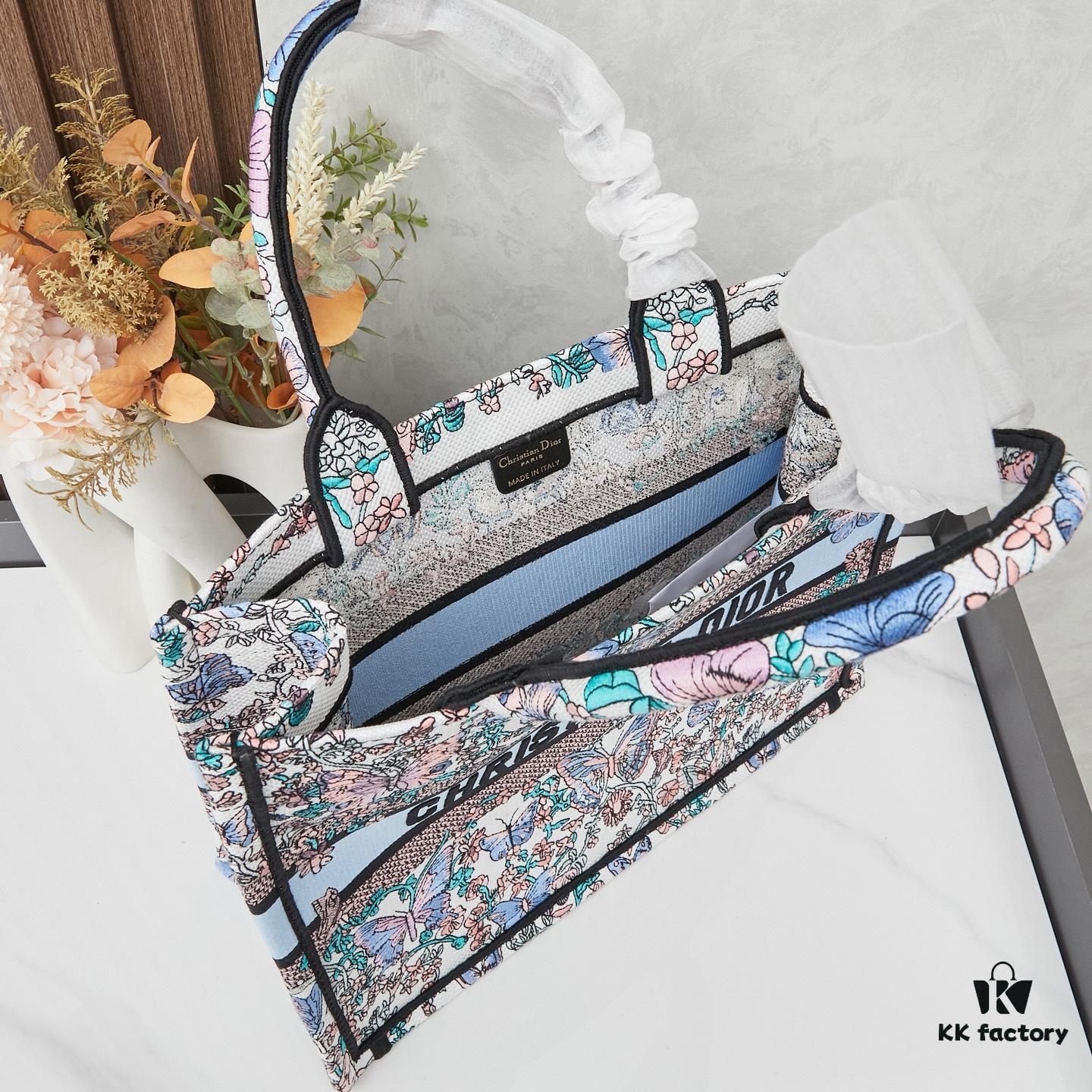 693096166e68136f4d9aa381 Original Order Embroidered Medium Di0r Book Tote