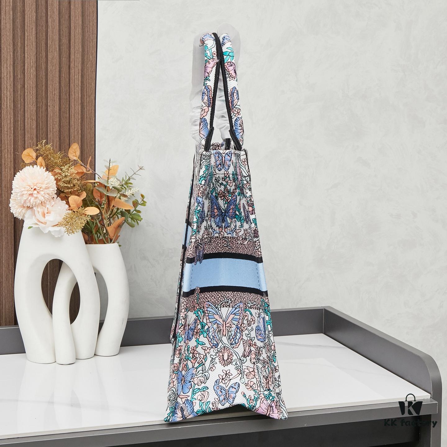 Embroidered Large [Dior Book Tote]