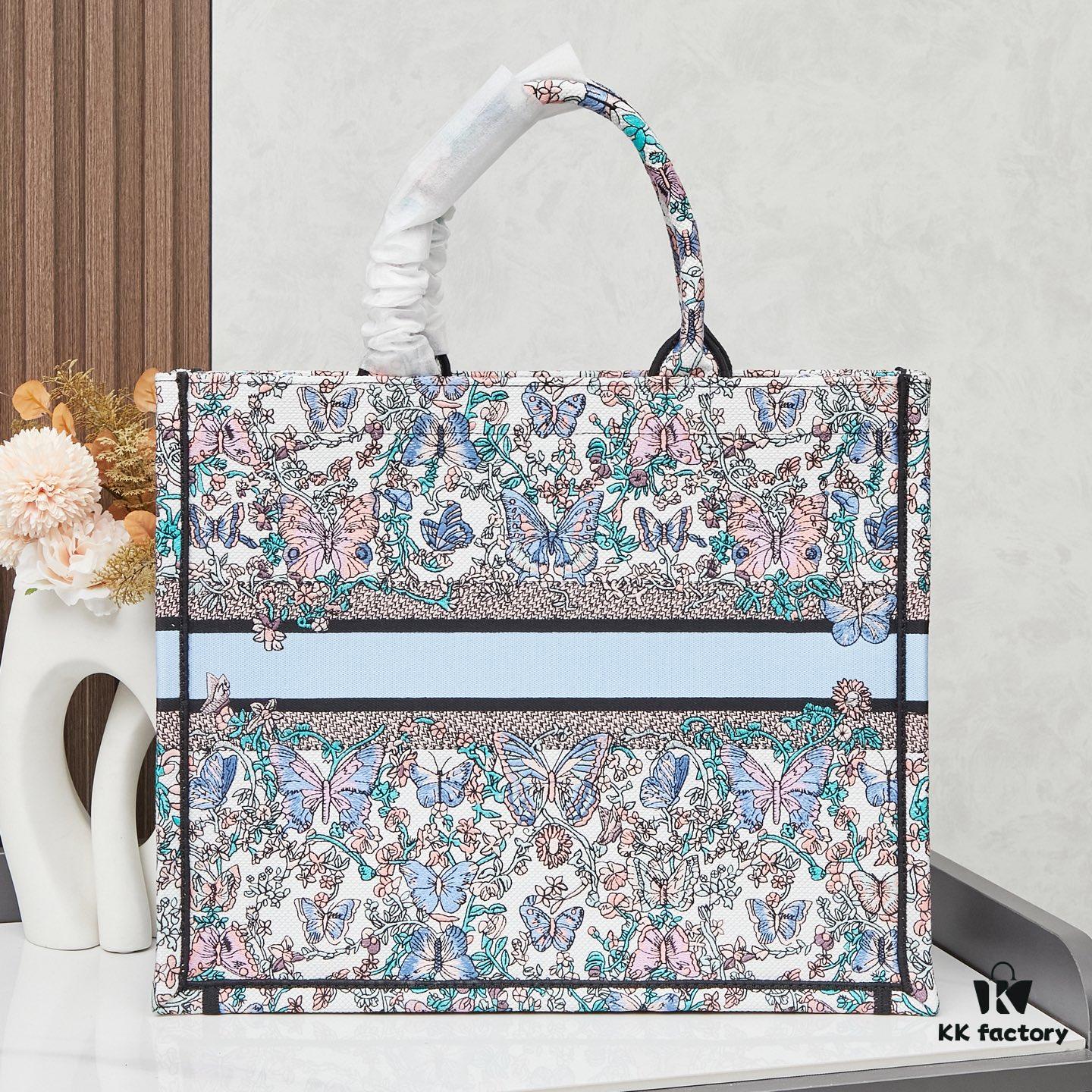 Embroidered Large [Dior Book Tote]