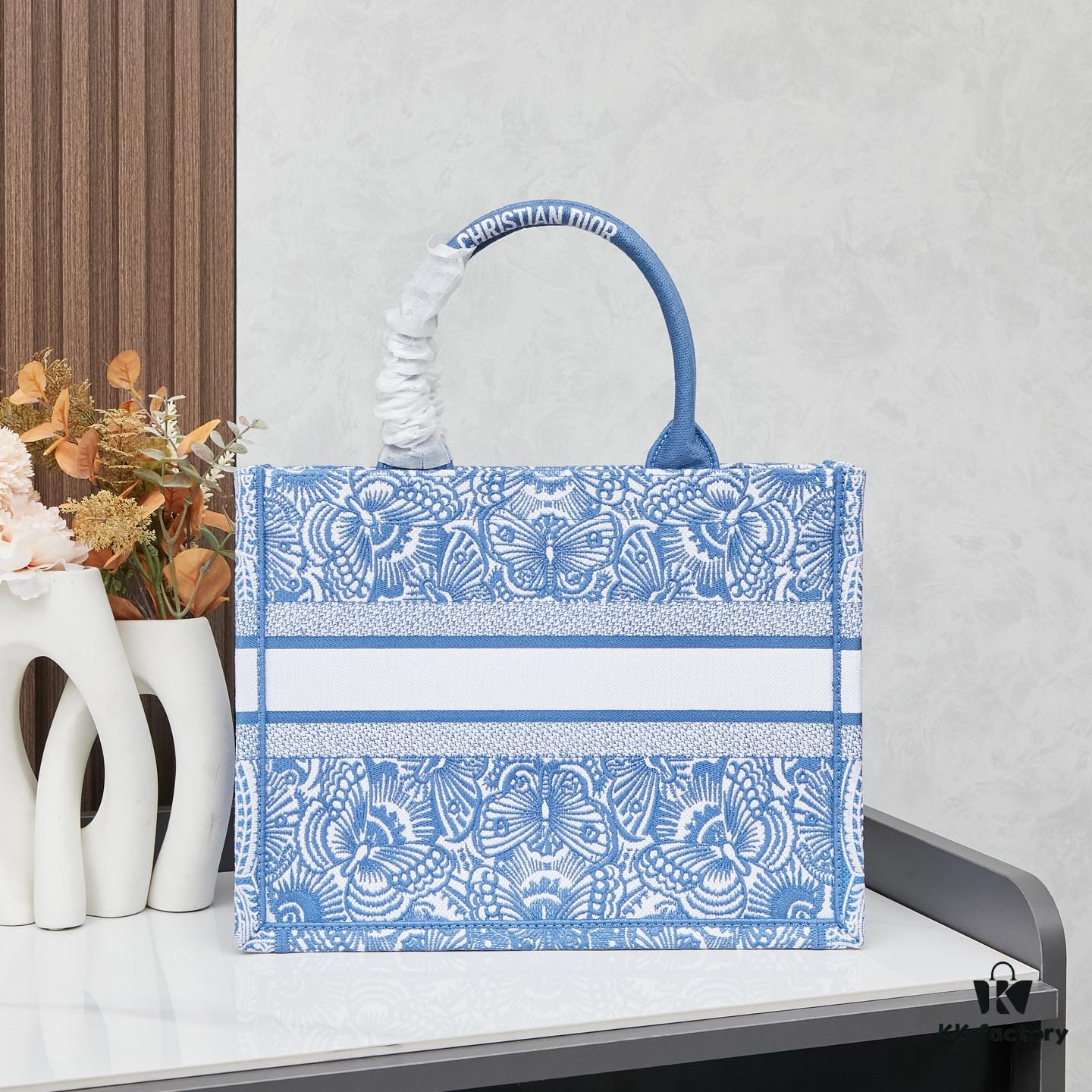 6930963f6e68136f4d9aa3cd Original Order Embroidered Medium Di0r Book Tote
