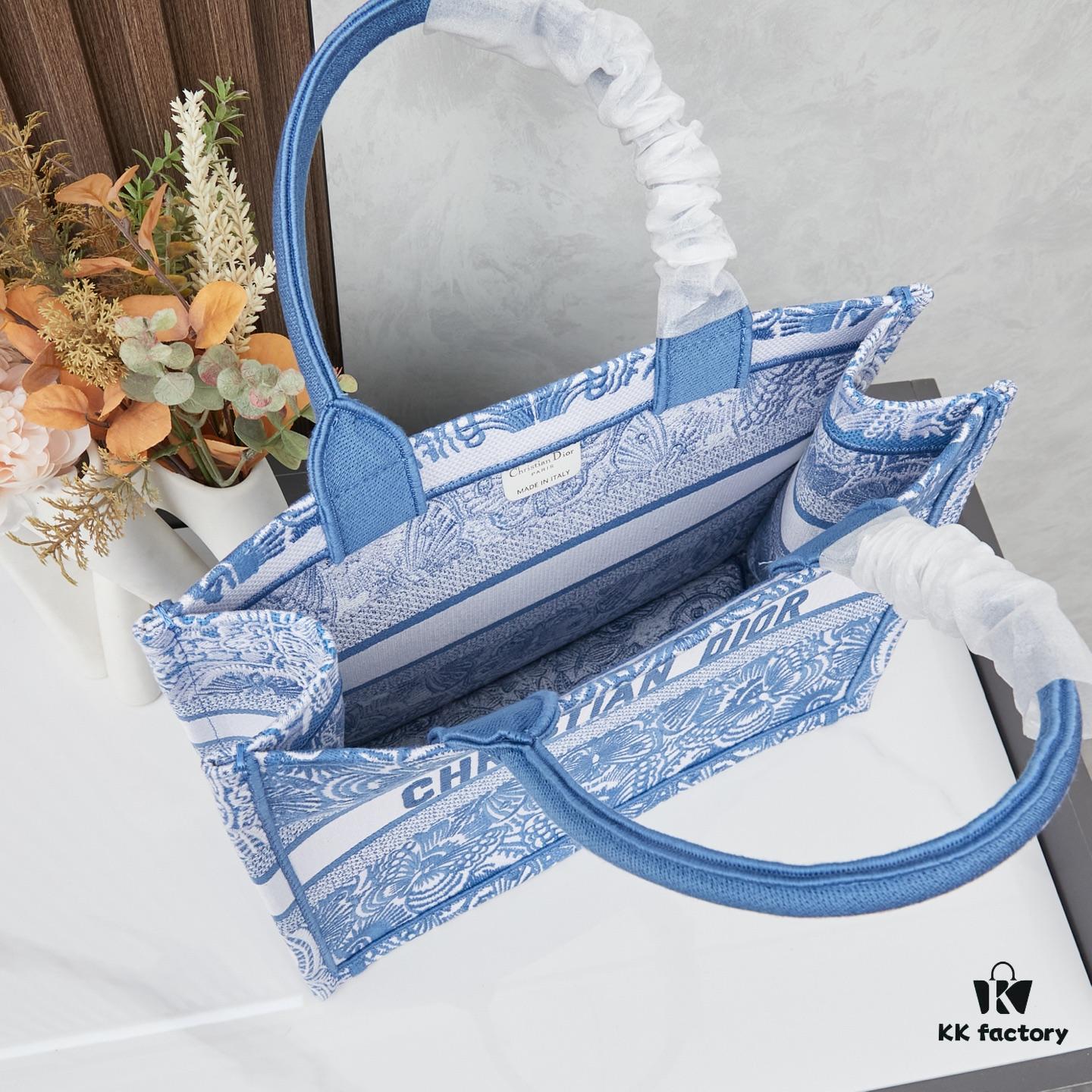 693096416e68136f4d9aa3d3 Original Order Embroidered Medium Di0r Book Tote