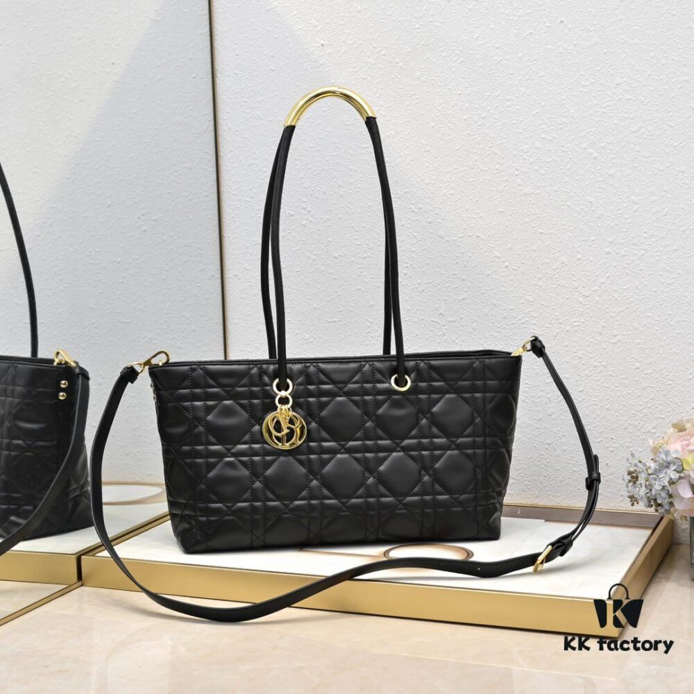 693096da6e68136f4d9aa52a Top Original Dior Stills Handbag
