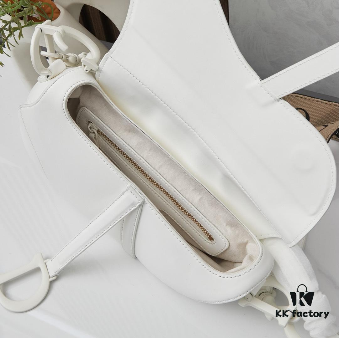 693096e46e68136f4d9aa543 Matte Finish with Wide Strap New Arrival ☀【Comes with Premium Gift Box】Large Size: 24.5 x 20 x 5 cm