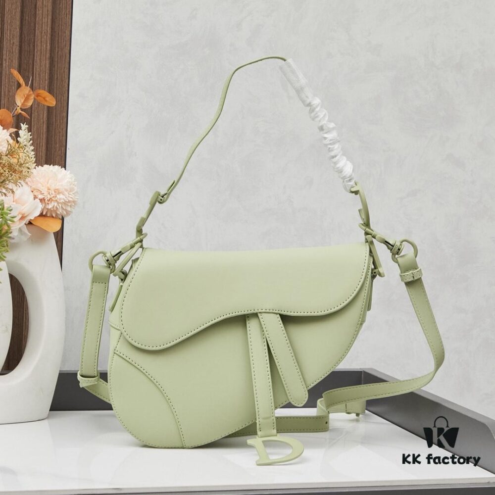 693096f26e68136f4d9aa567 Matte Finish with Small Shoulder Strap New Arrival âăIncludes Premium Gift BoxăLarge Size: 24.5 x 20 x 5 cm