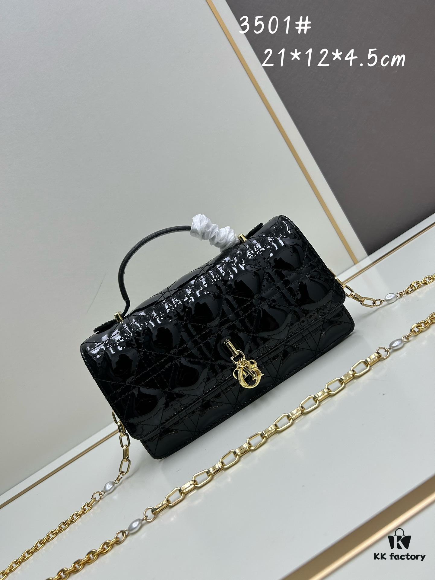 693097306e68136f4d9aa5fd Lacquered Leather Lady Dior Pearl Clutch with Box