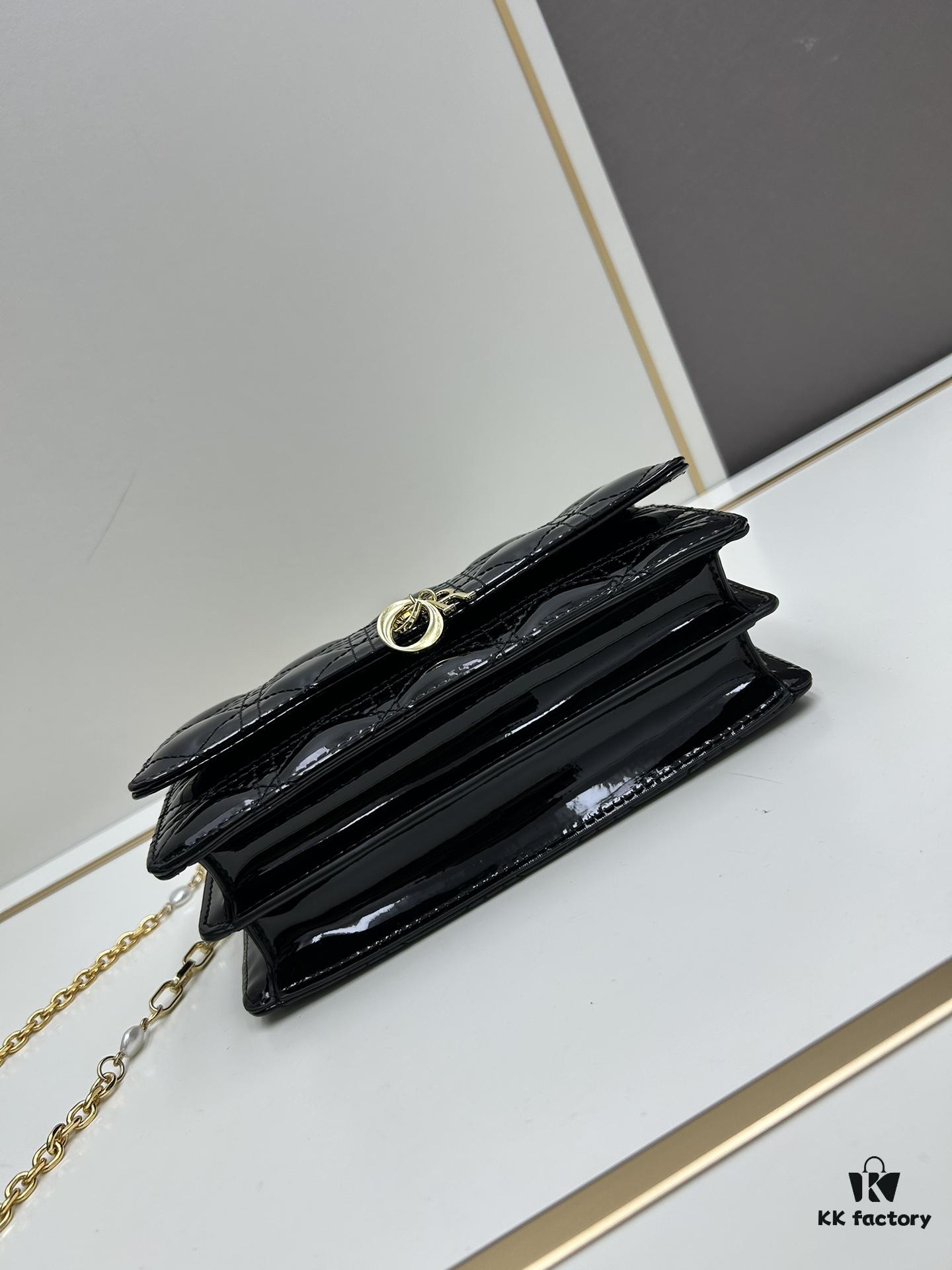 693097346e68136f4d9aa605 Lacquered Leather Lady Dior Pearl Clutch with Box