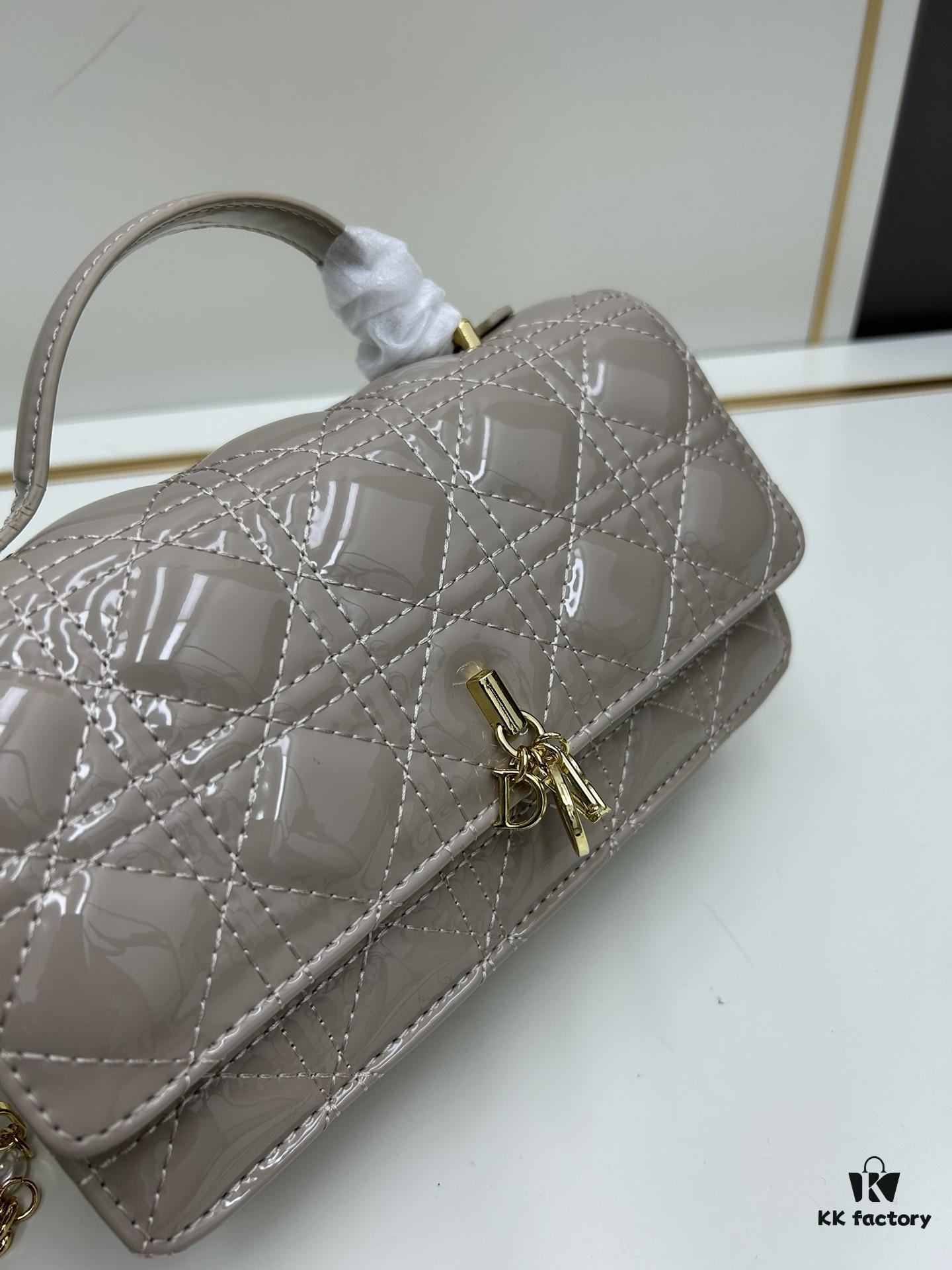 6930973d6e68136f4d9aa614 Lacquered Leather Lady Dior Pearl Clutch with Box