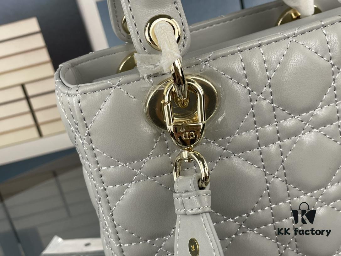 693097ce6e68136f4d9aa71b Medium Lady Dior Handbag with Silk Scarf, Quilted Cannage Pattern, Top-Grade Imported Leather