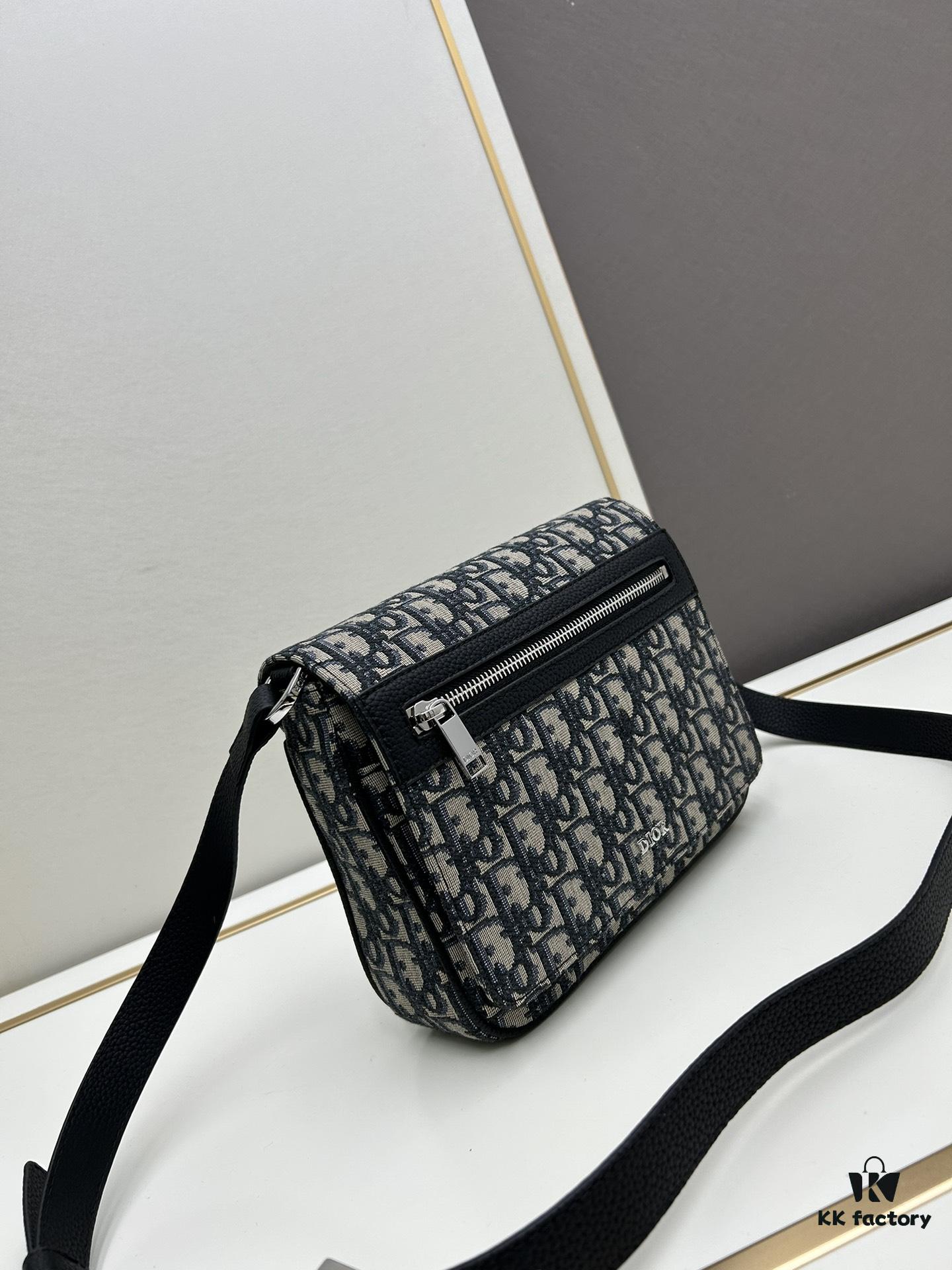 693097dd6e68136f4d9aa739 Dior Messenger Bag for Men, Model 9045, Box Size 22x17x6 cm