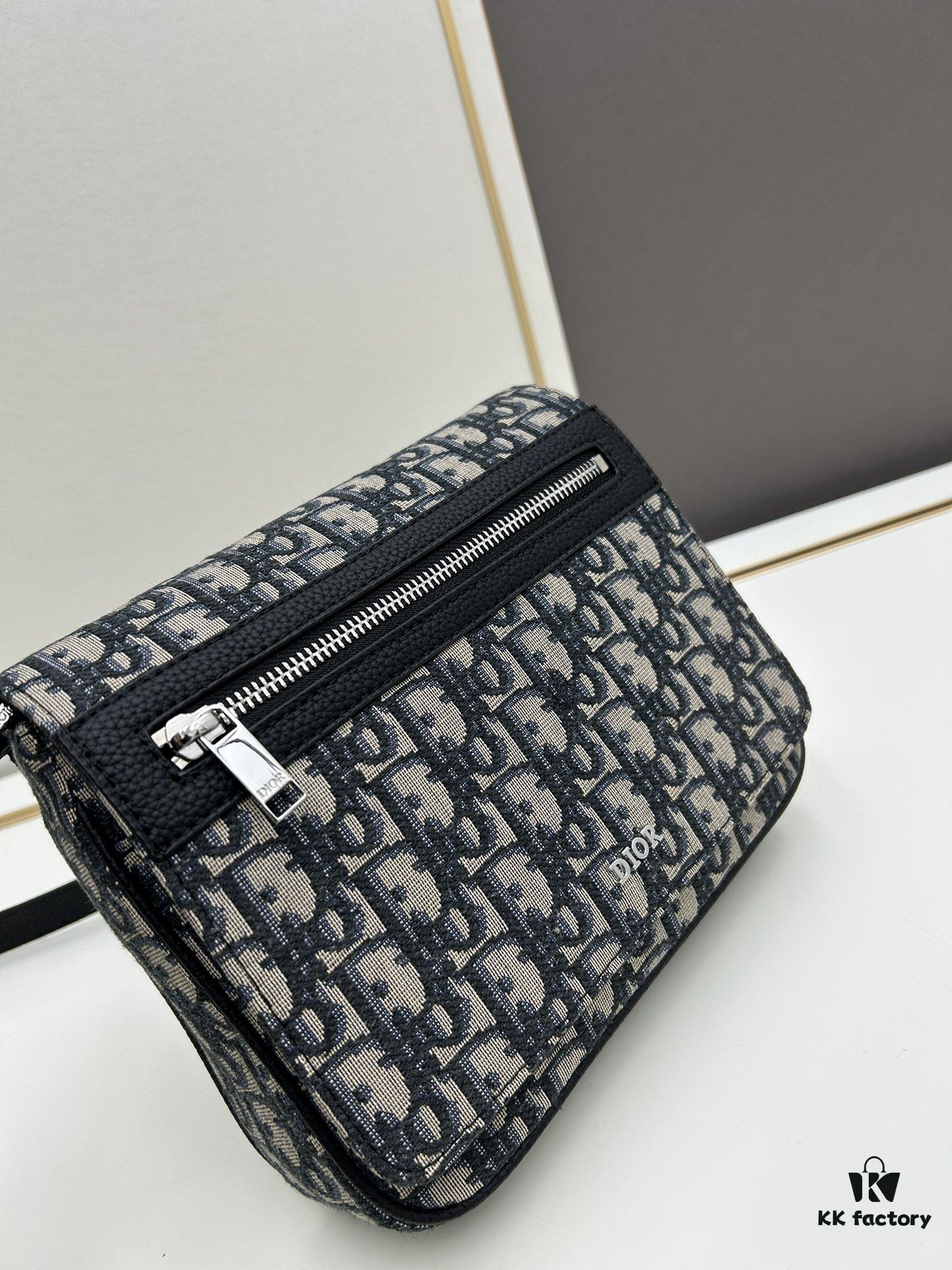 693097de6e68136f4d9aa73b Dior Messenger Bag for Men, Model 9045, Box Size 22x17x6 cm