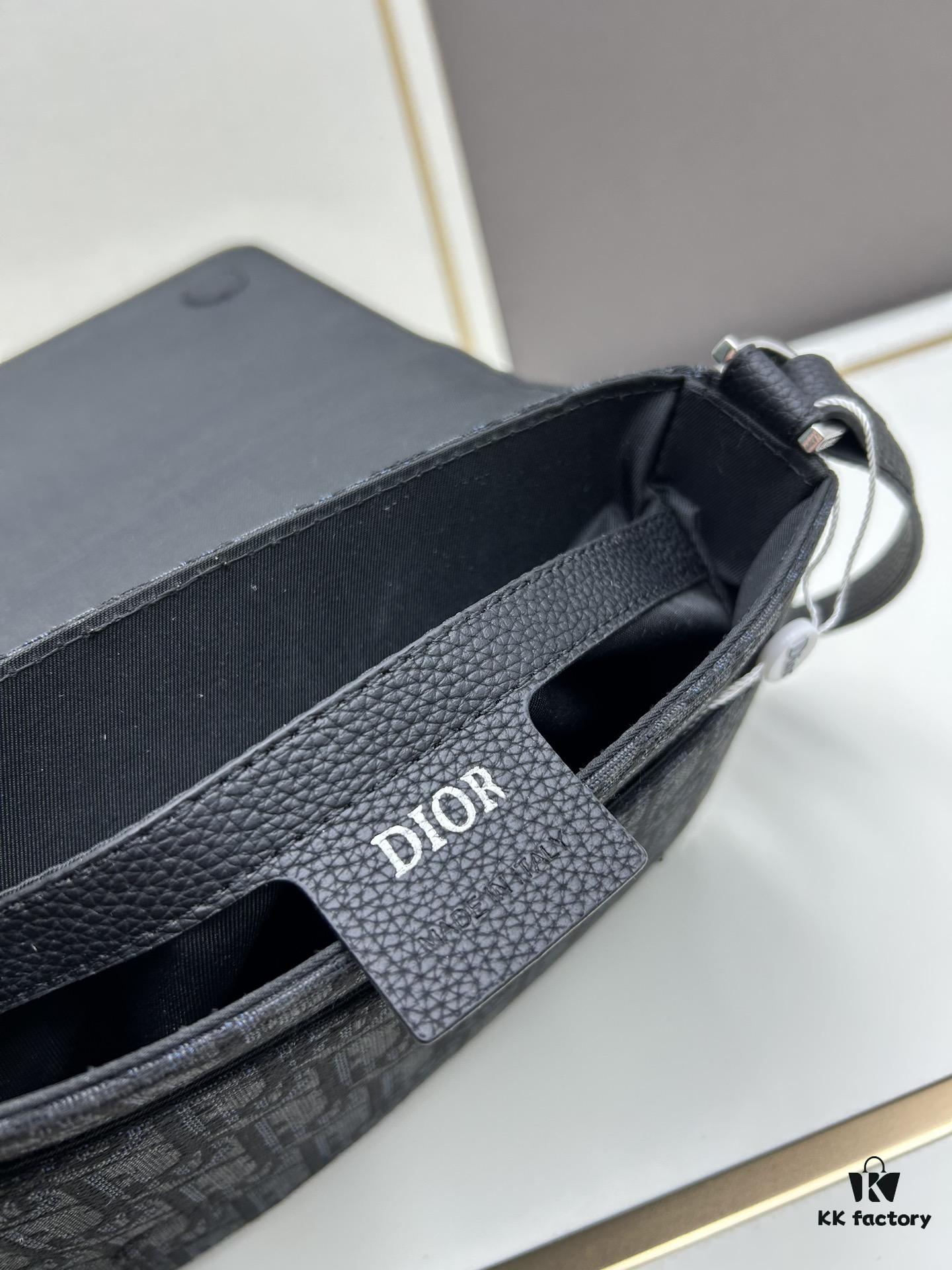 693097e56e68136f4d9aa748 Dior Messenger Bag for Men, Model 9045, Box Size 22x17x6 cm