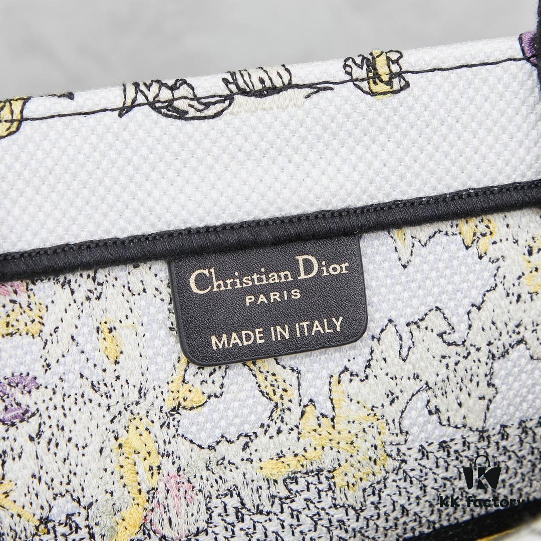 Embroidered Medium [Di0r Book Tote]