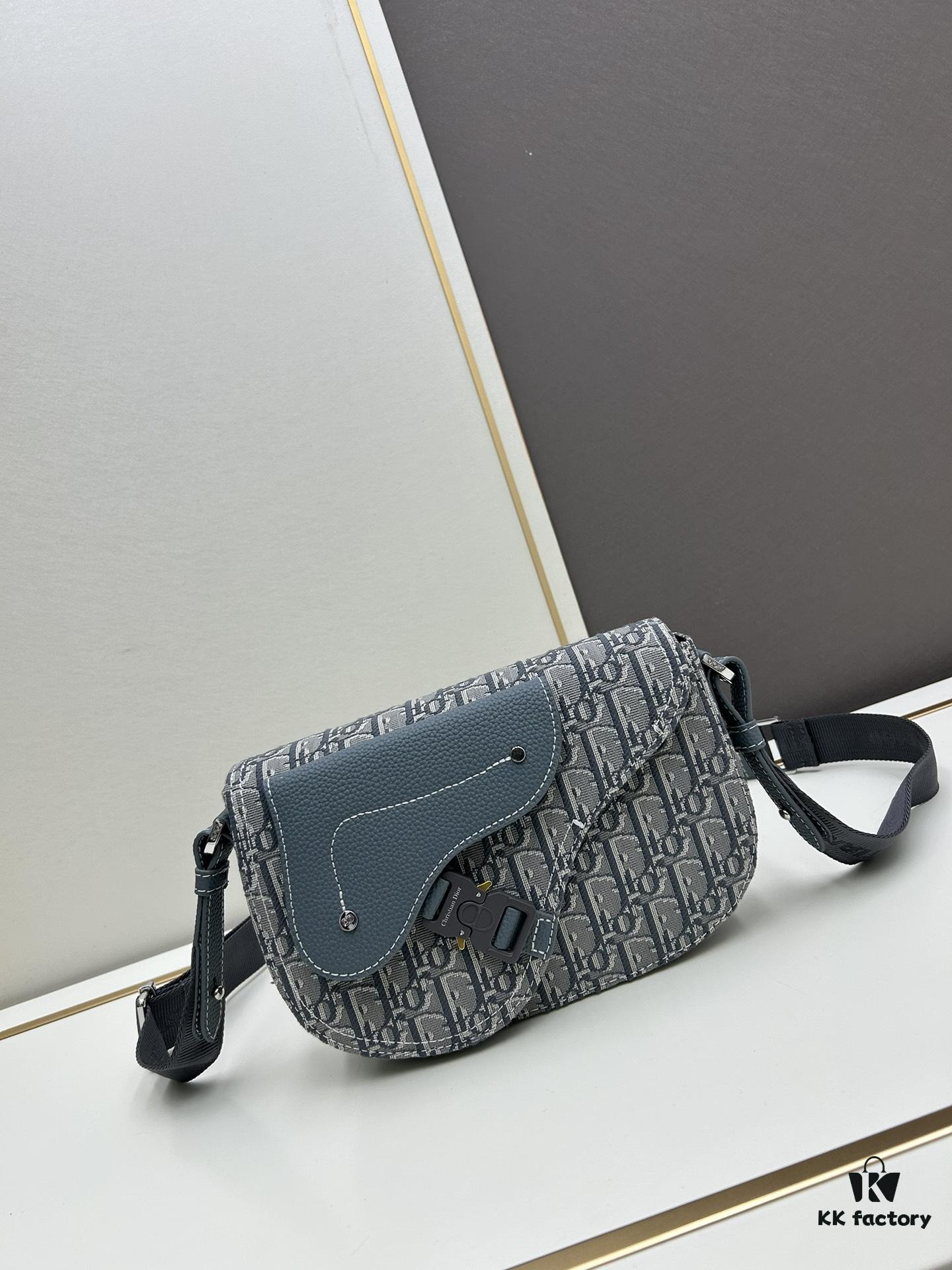 693098506e68136f4d9aa820 Saddle Messenger Bag with Box