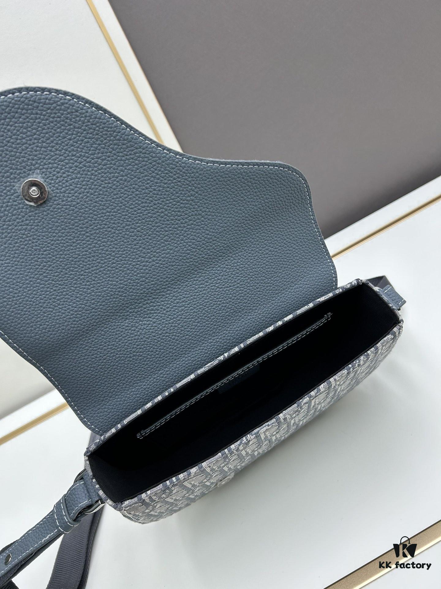 693098546e68136f4d9aa823 Saddle Messenger Bag with Box