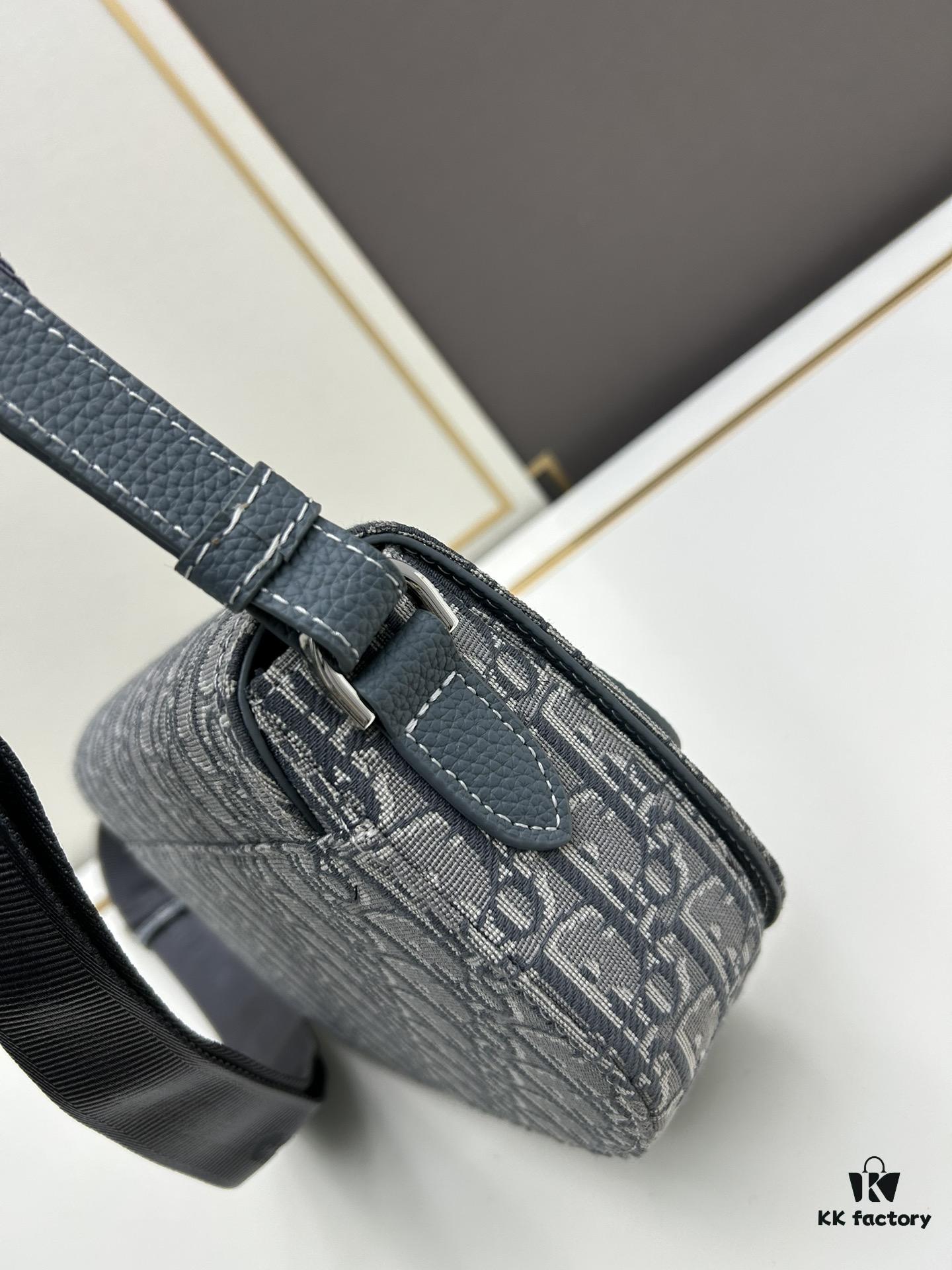 693098566e68136f4d9aa82b Saddle Messenger Bag with Box