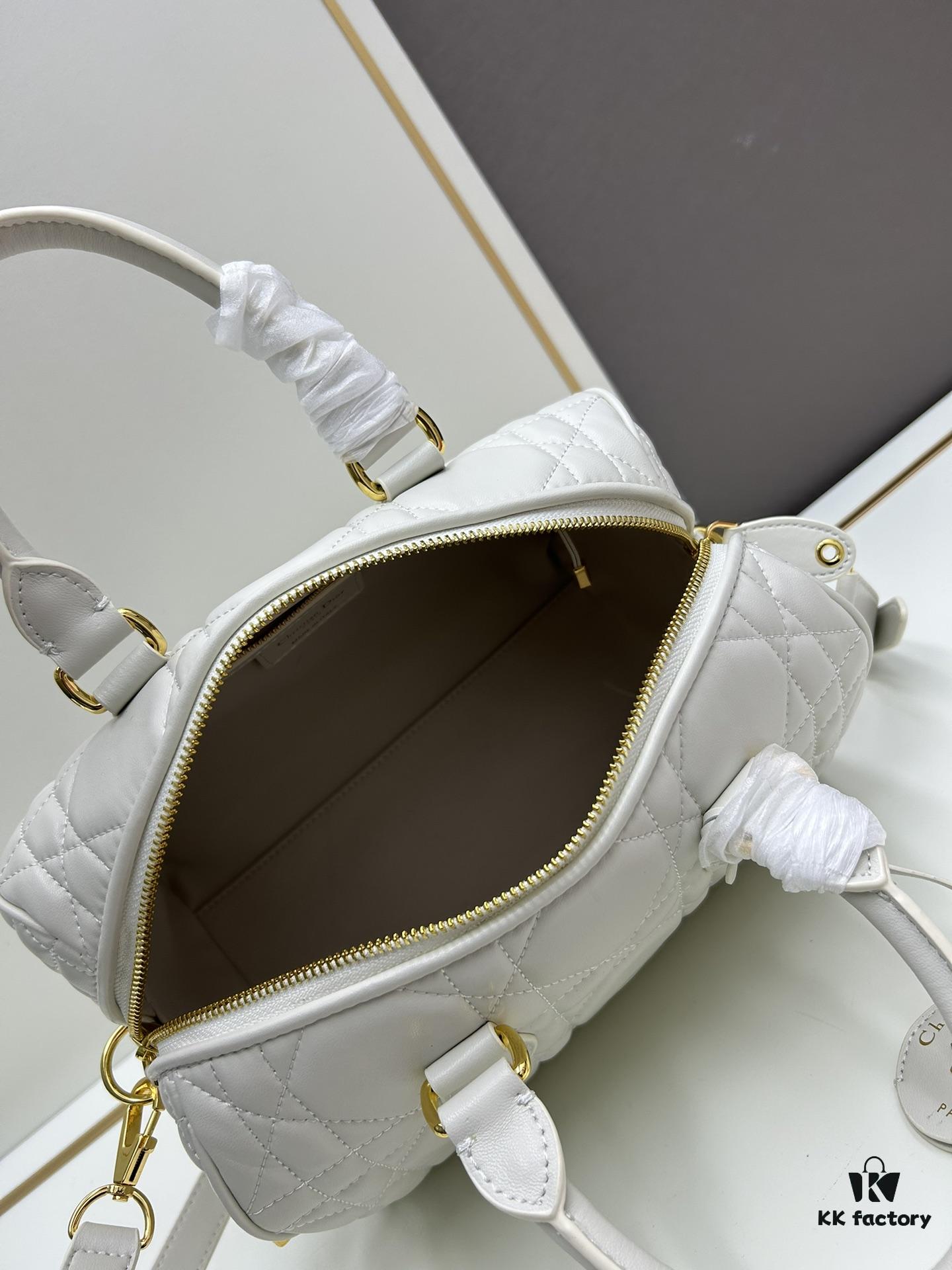 693098836e68136f4d9aa881 Dior Groove 25 Handbag from the Fall-Winter 2024 Ready-to-Wear Collection