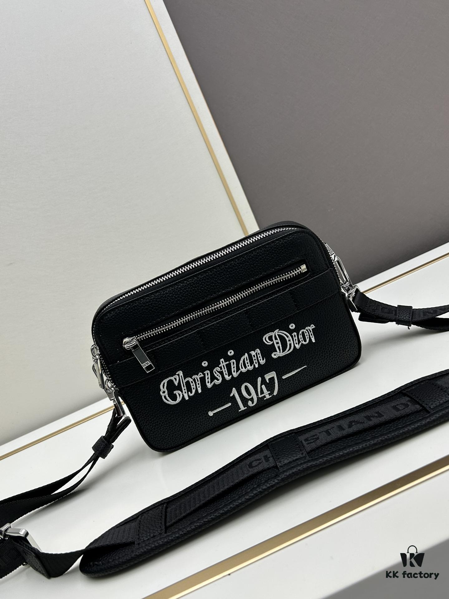 693098e36e68136f4d9aa936 Dior Gray Grain Calfskin Camera Bag ||| Ready Stock