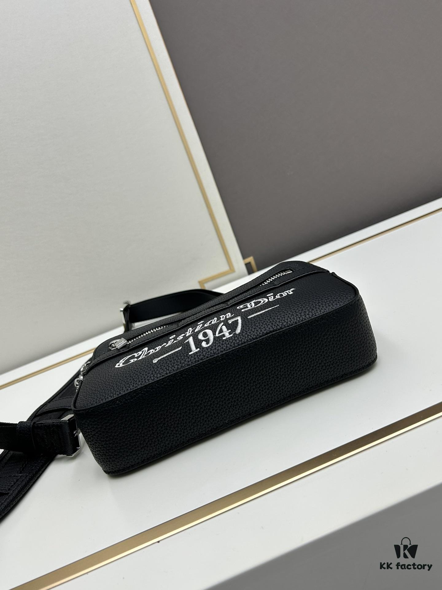 693098e36e68136f4d9aa938 Dior Gray Grain Calfskin Camera Bag ||| Ready Stock