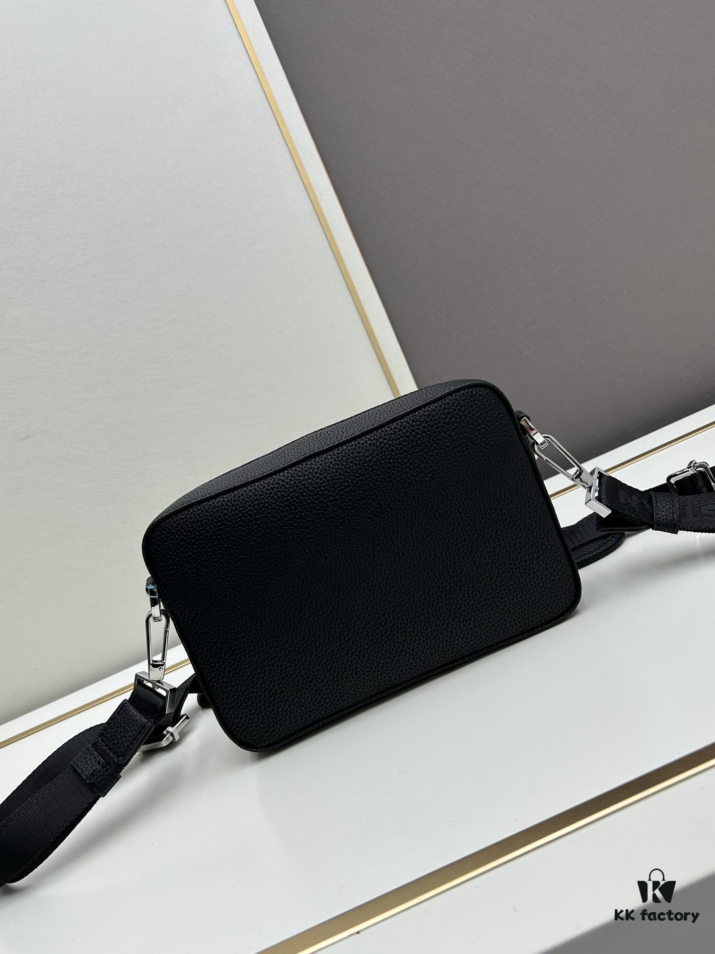 693098e36e68136f4d9aa93a Dior Gray Grain Calfskin Camera Bag ||| Ready Stock
