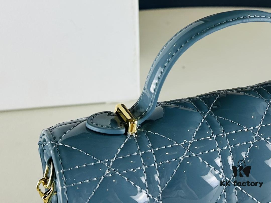693099556e68136f4d9aaa1b Lacquered Leather Lady Dior Pearl Clutch with Box