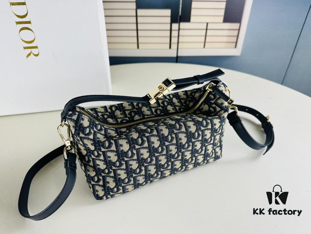 693099606e68136f4d9aaa33 2024 Summer Dior New Arrival Oblique Vintage-Style Lunchbox Bag