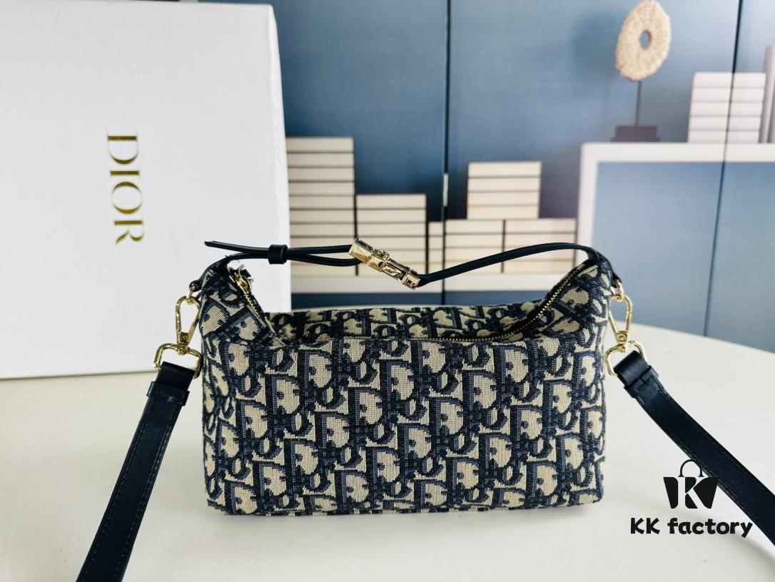 693099606e68136f4d9aaa34 2024 Summer Dior New Arrival Oblique Vintage-Style Lunchbox Bag