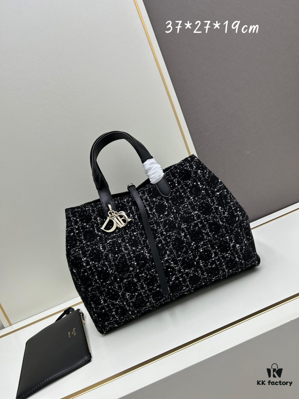 693099646e68136f4d9aaa3b Large Dior Toujours Bag