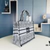 6930997c6e68136f4d9aaa5e Original Order Embroidered Medium Di0r Book Tote
